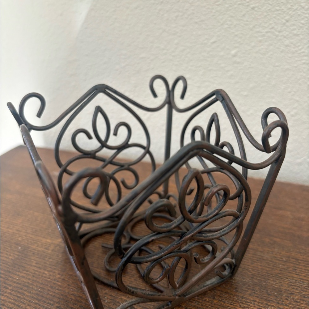 Southern Living at Home Rosedale rubbed iron plant holder storage basket - Picture 2 of 5